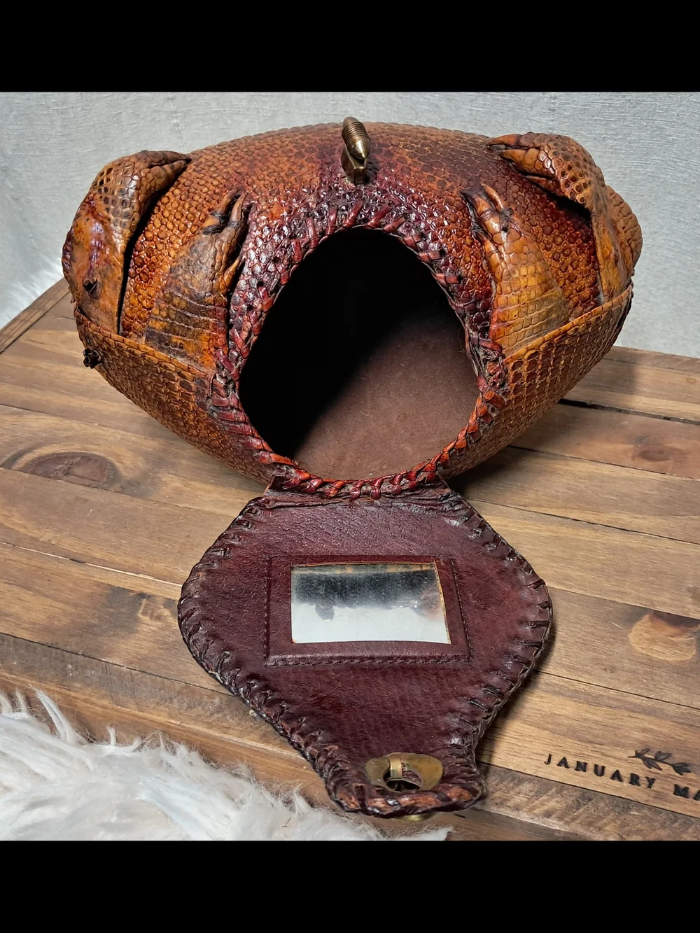 Vintage 1930's Armadillo Textured Leather Claw Accent Handbag - Picture 4 of 7